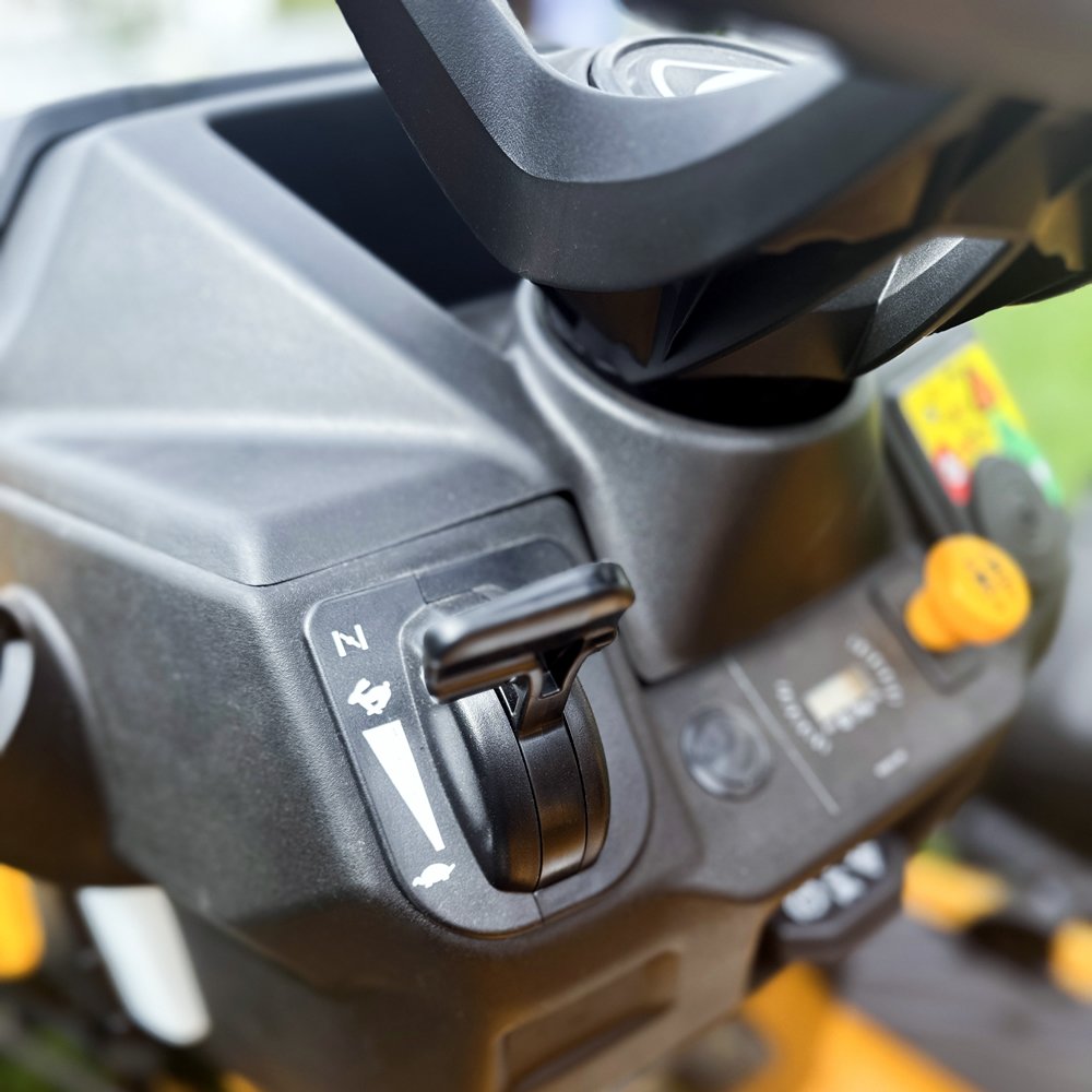 Tractor Cub Cadet Enduro LX 50 24 HP | fiasa.com.ar | Fábrica de Implementos Agrícolas